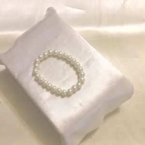 Department Store Simulated Glass Pearl Bracelet